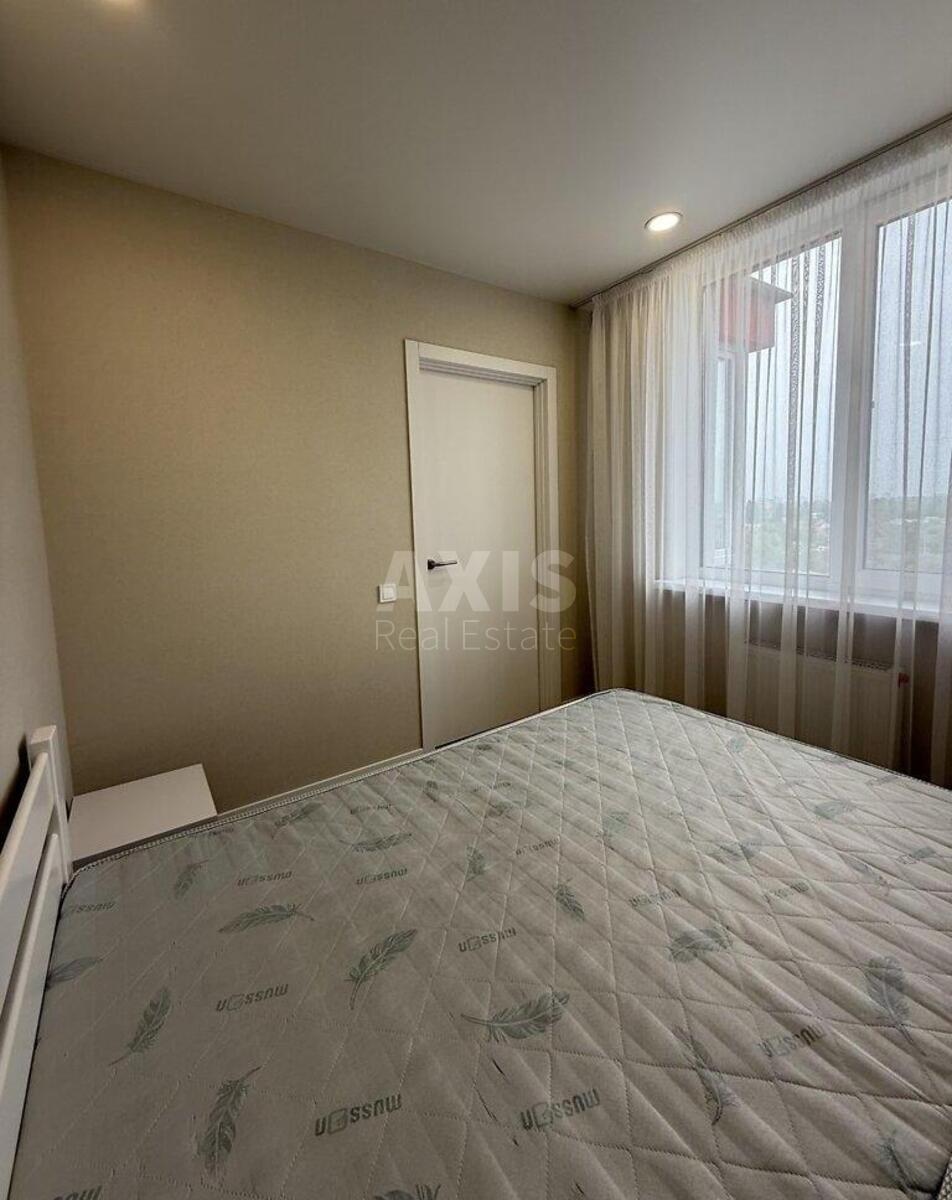 1k apartment vul. Bulahovs'kogo Akademika 1Б4