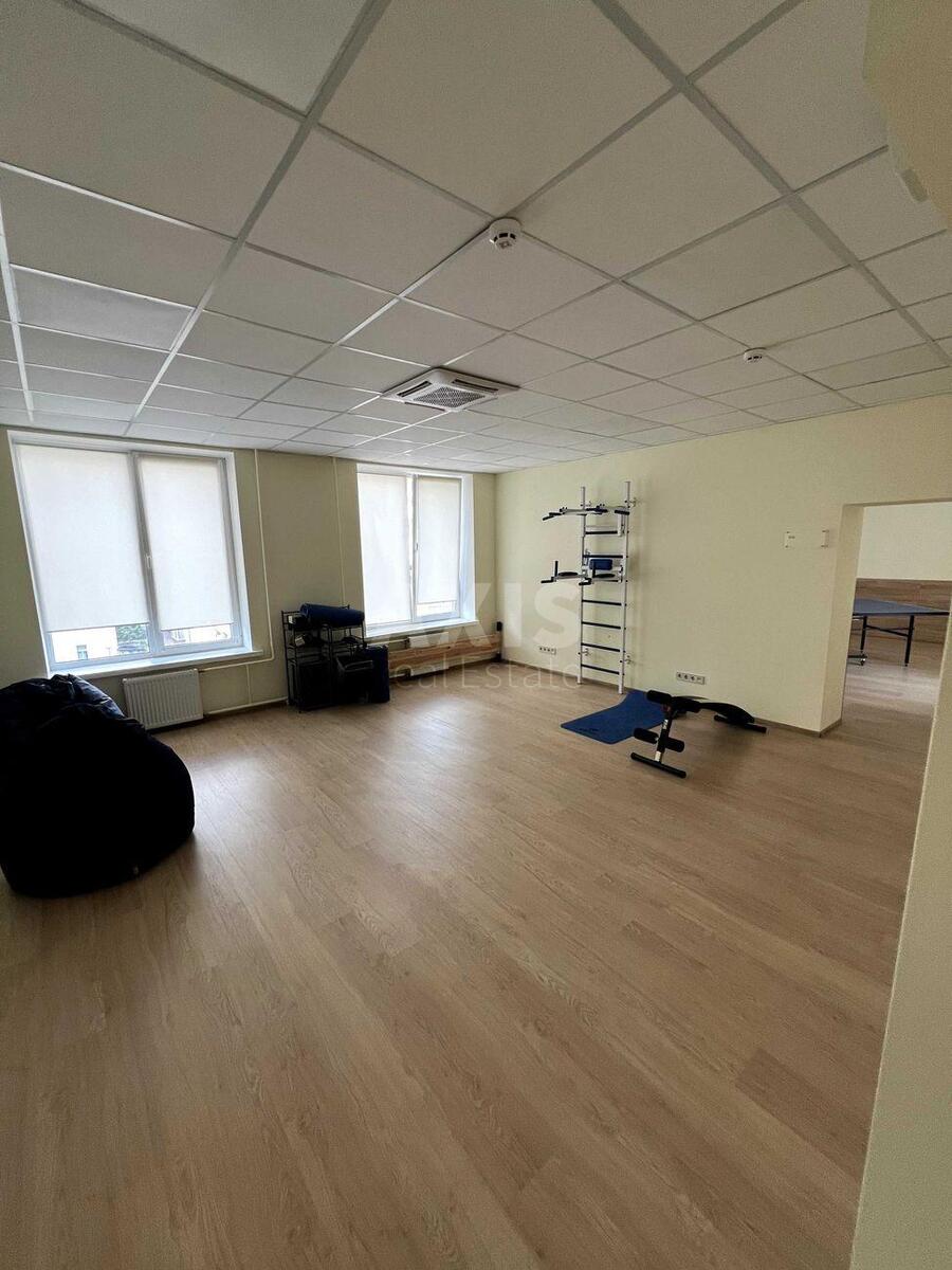 Office vul. Antonovycha 29, 709m210