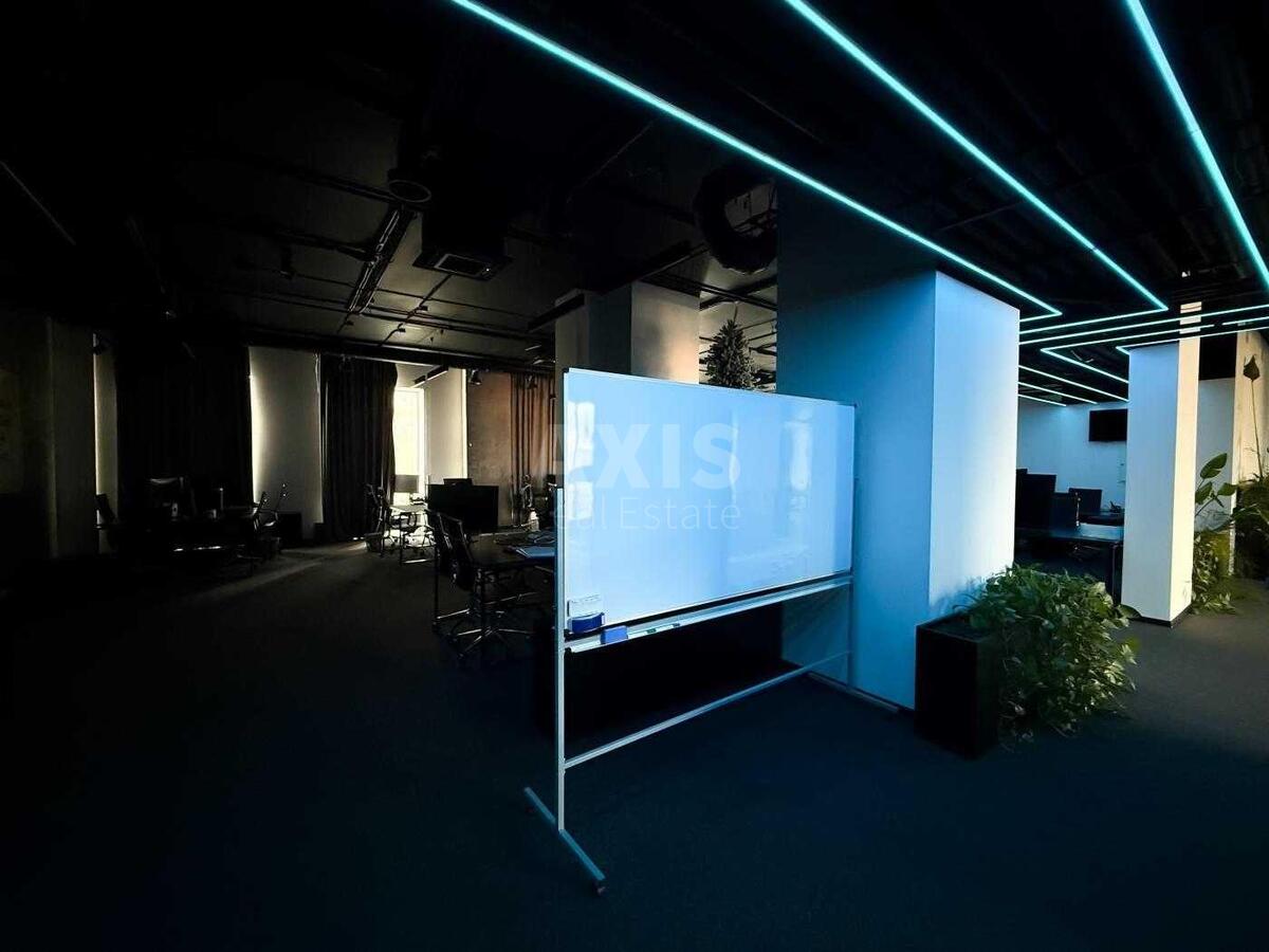Office vul. Antonovycha 74, 680m2602694