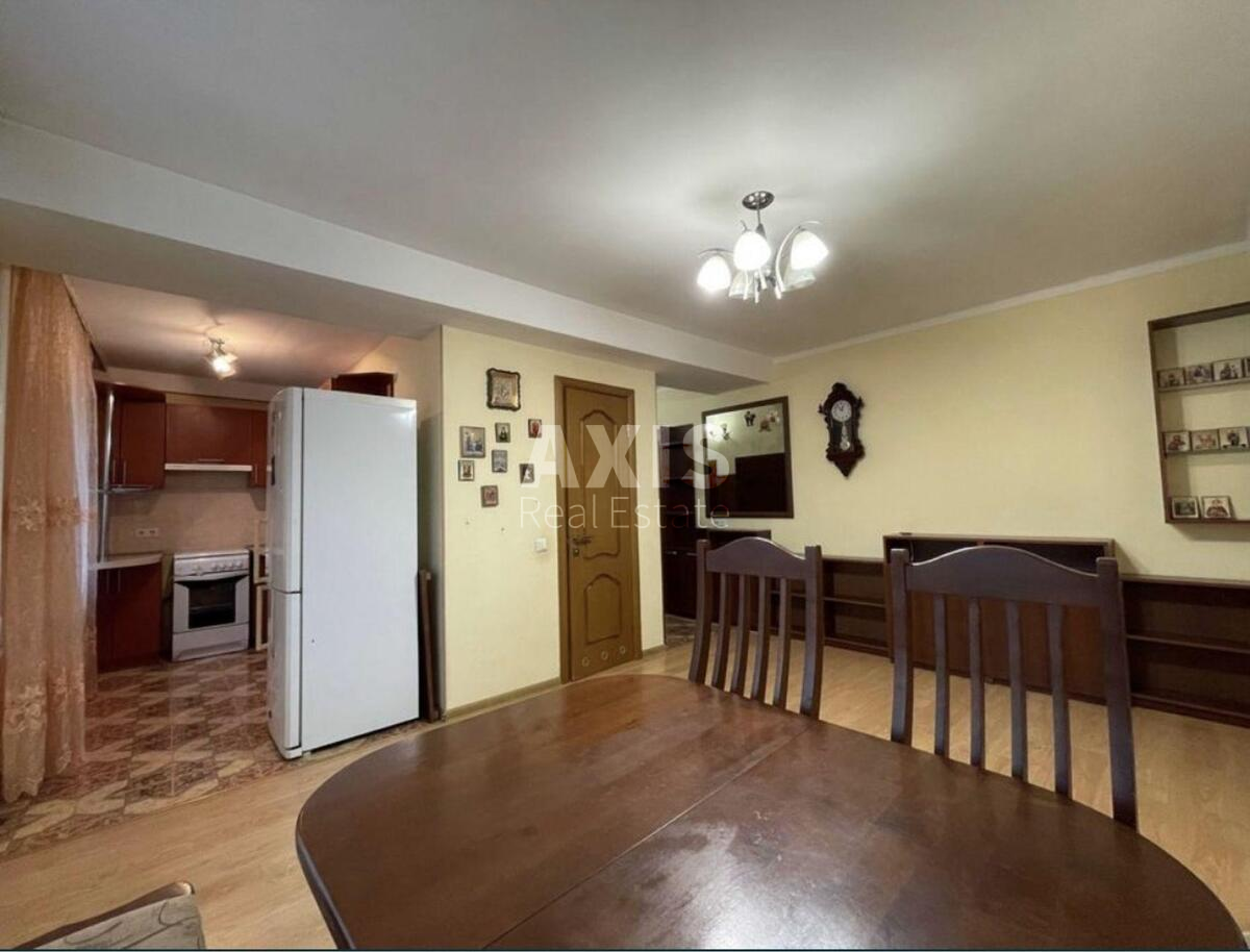 3k apartment vul. Pryvokzal'na 8