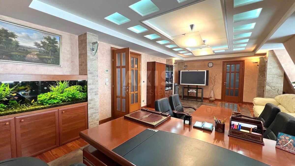 Office vul. Volos'ka 11А, 962m2