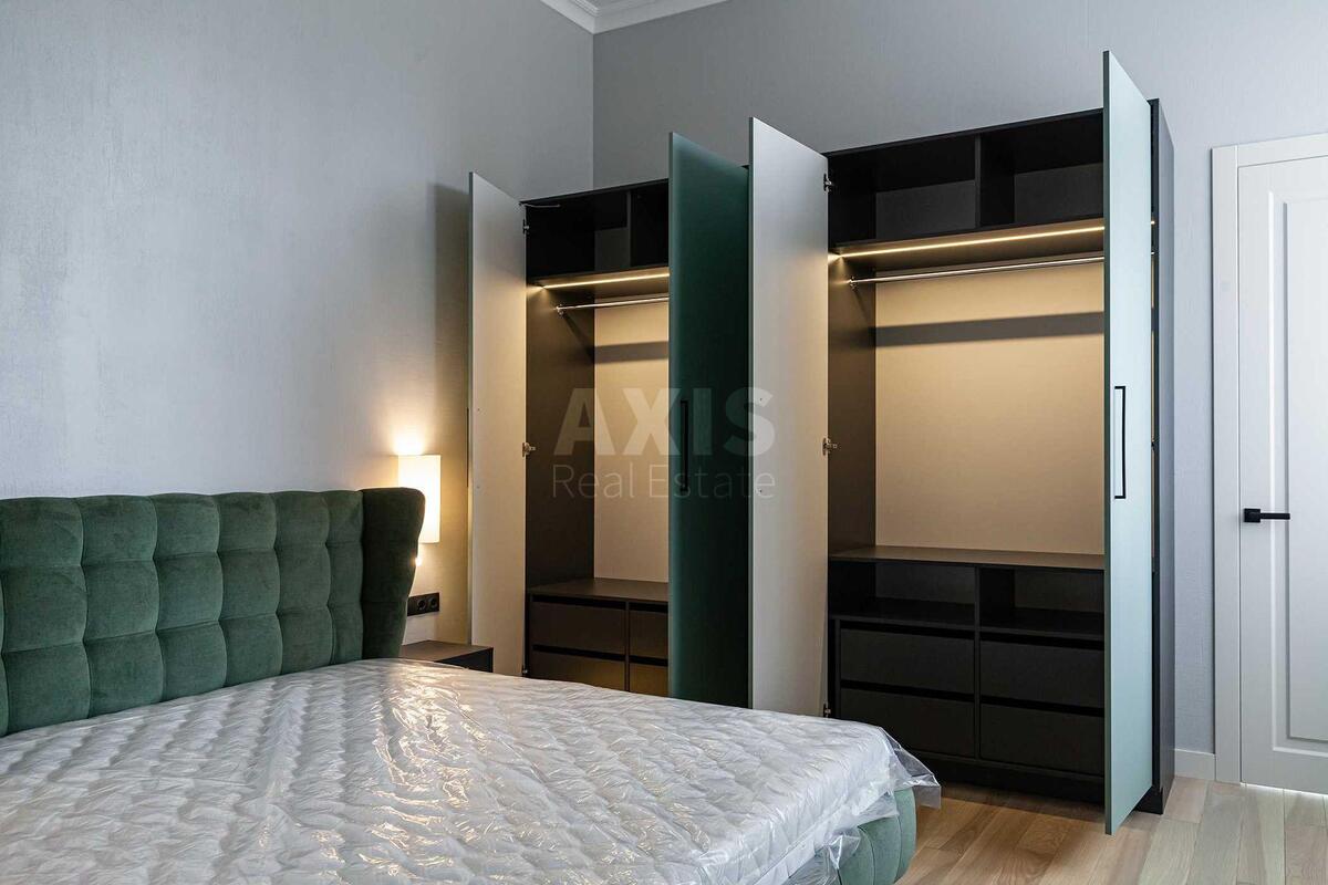 4k apartment vul. Volodymyrs'ka 81А6