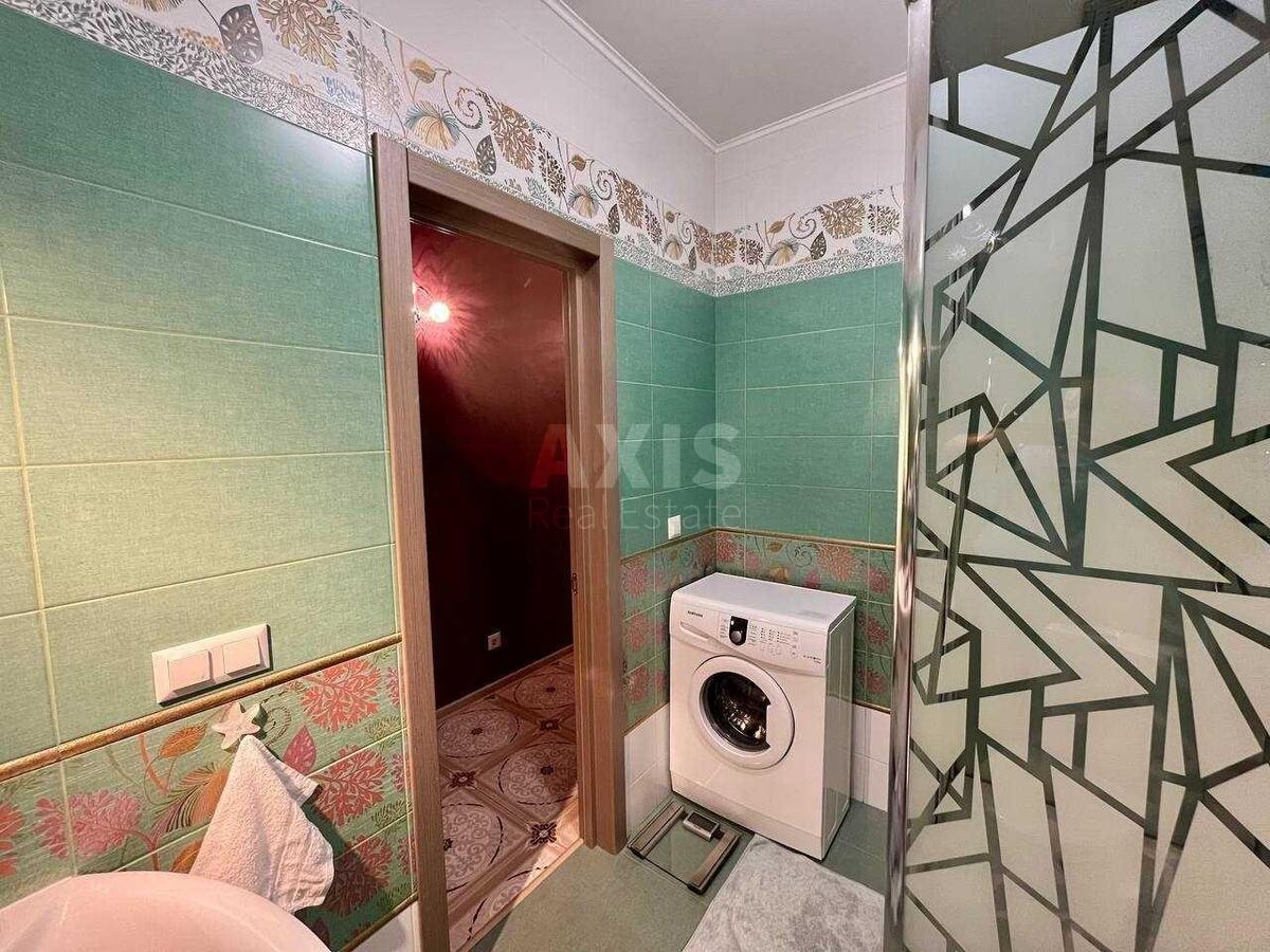 1k apartment vul. Ahmatovoi' Anny 2214