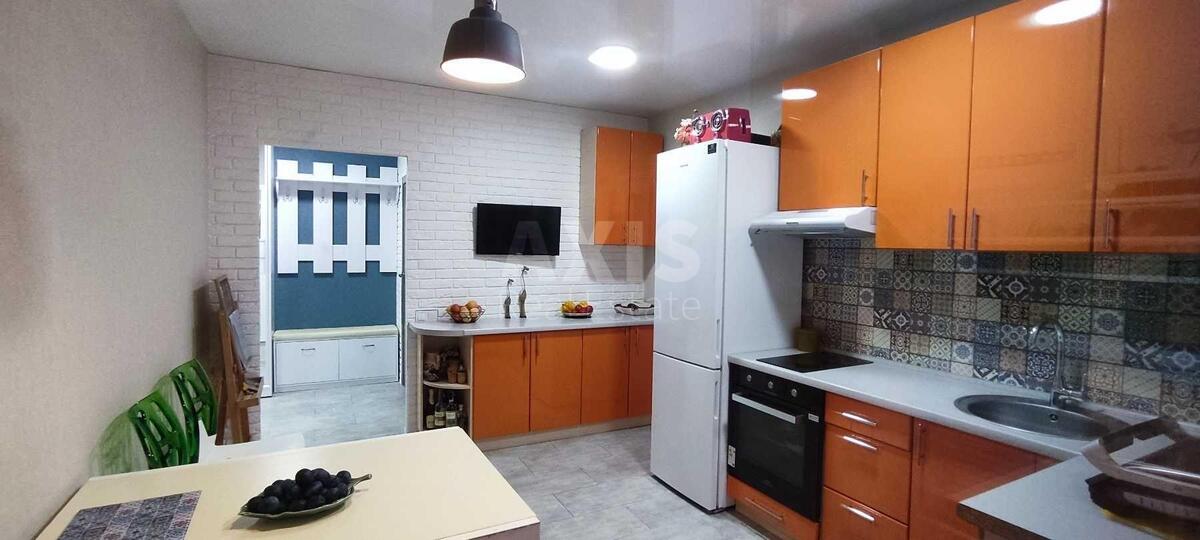 3k apartment vul. Myhajla Maksymovycha 9А