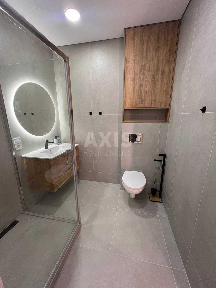 1k apartment nab. Dniprovs'ka 159