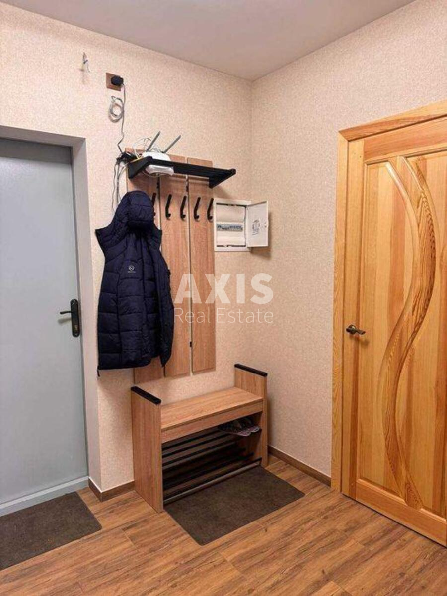 1k apartment vul. Revuc'kogo 40Б5