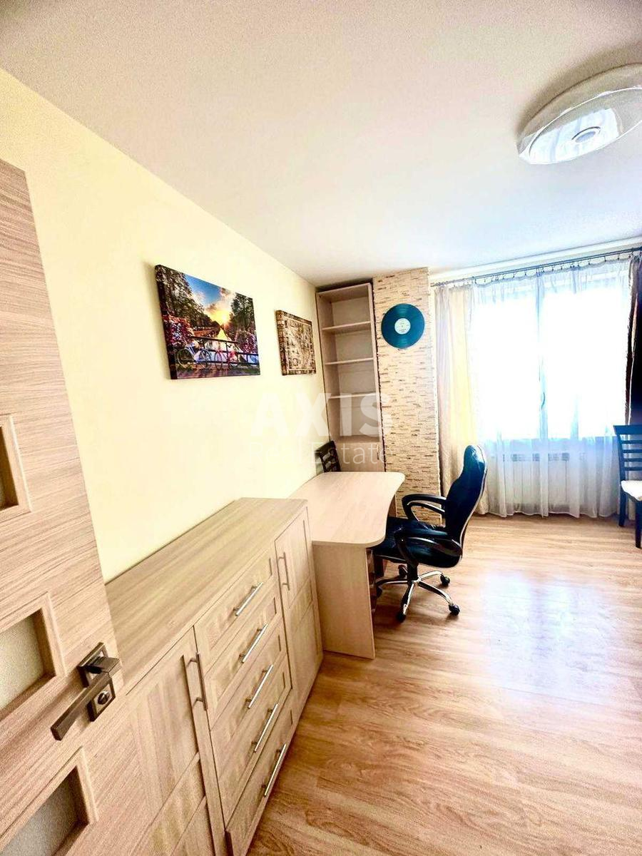 3k apartment vul. Kytai'vs'ka 10А330907