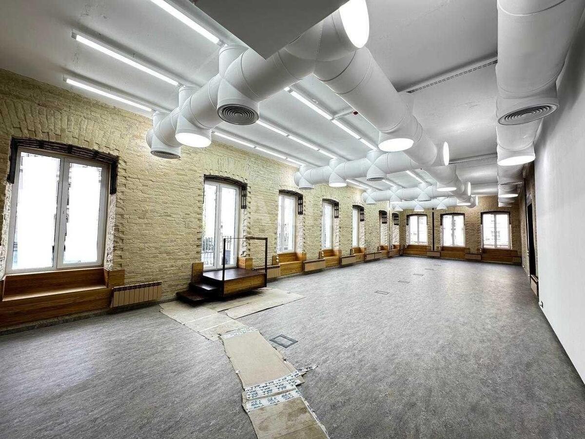 Office vul. Velyka Vasyl'kivs'ka 15, 420m23