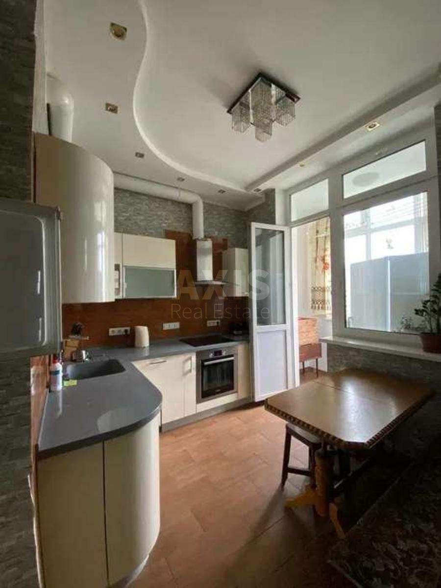 3k apartment vul. Regeneratorna 4, корп. 3