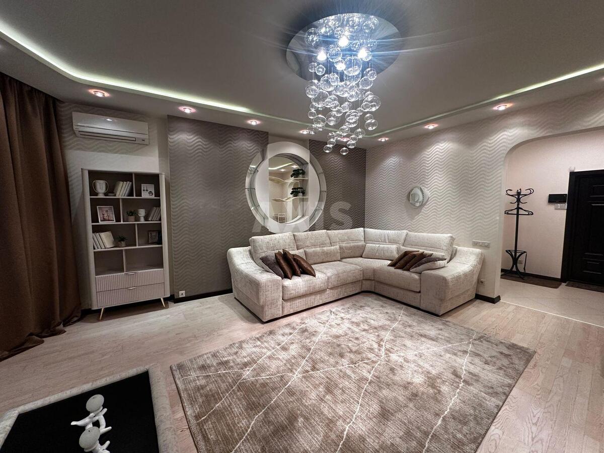 2k apartment vul. Mel'nykova 18Б0