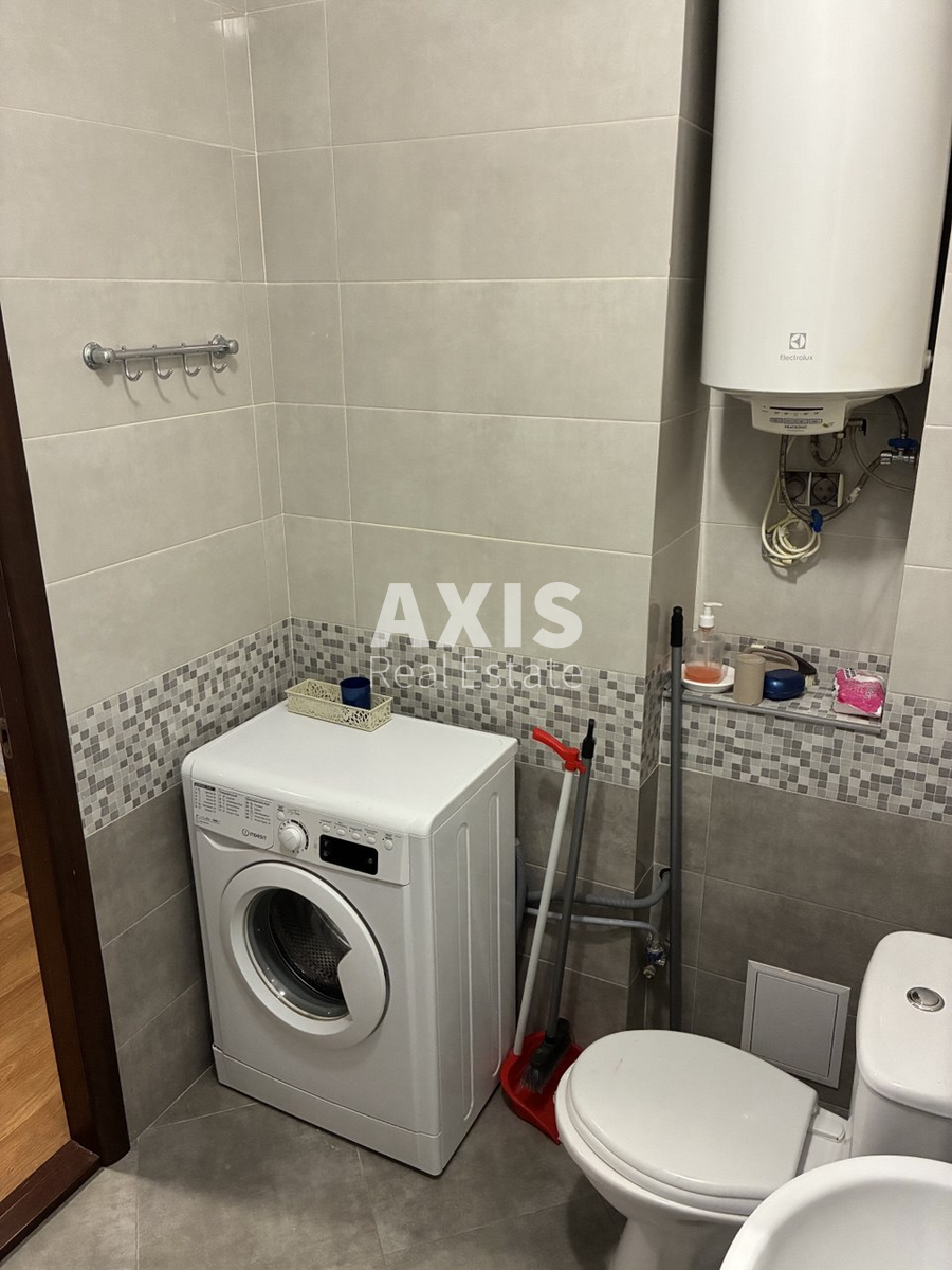 1k apartment vul. Rusovoi' Sofii' 1Б8