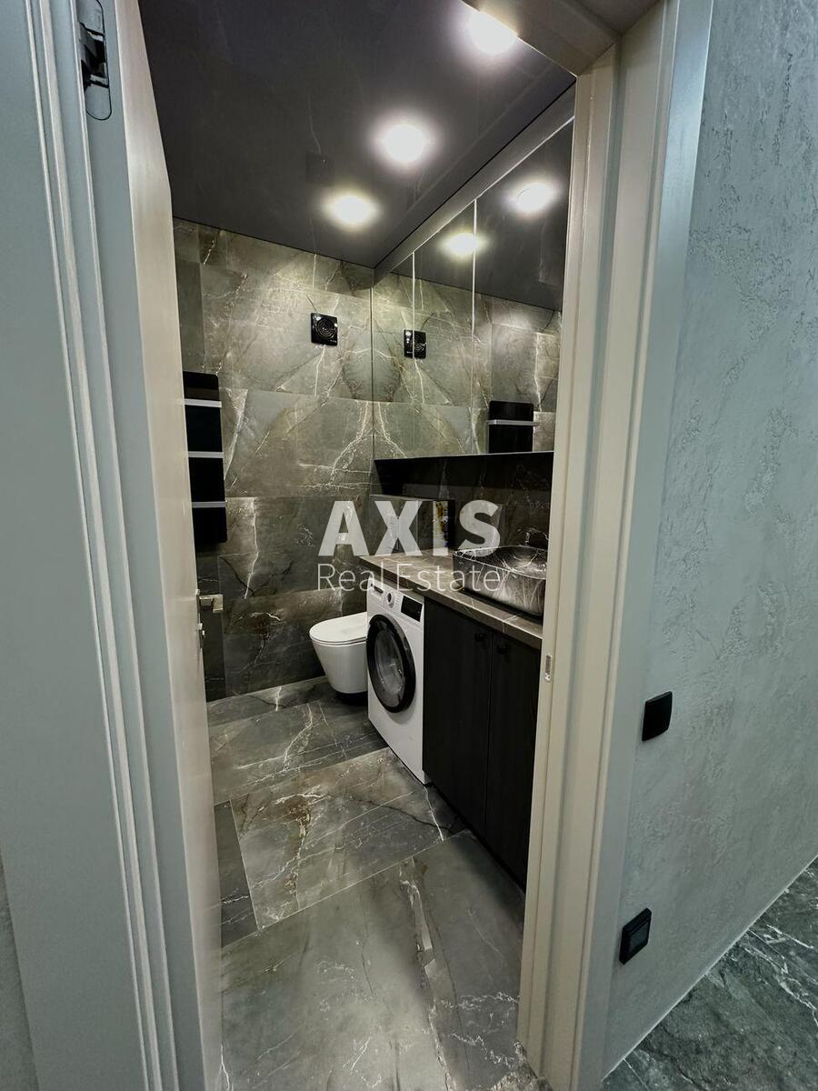 3k apartment nab. Dniprovs'ka 150