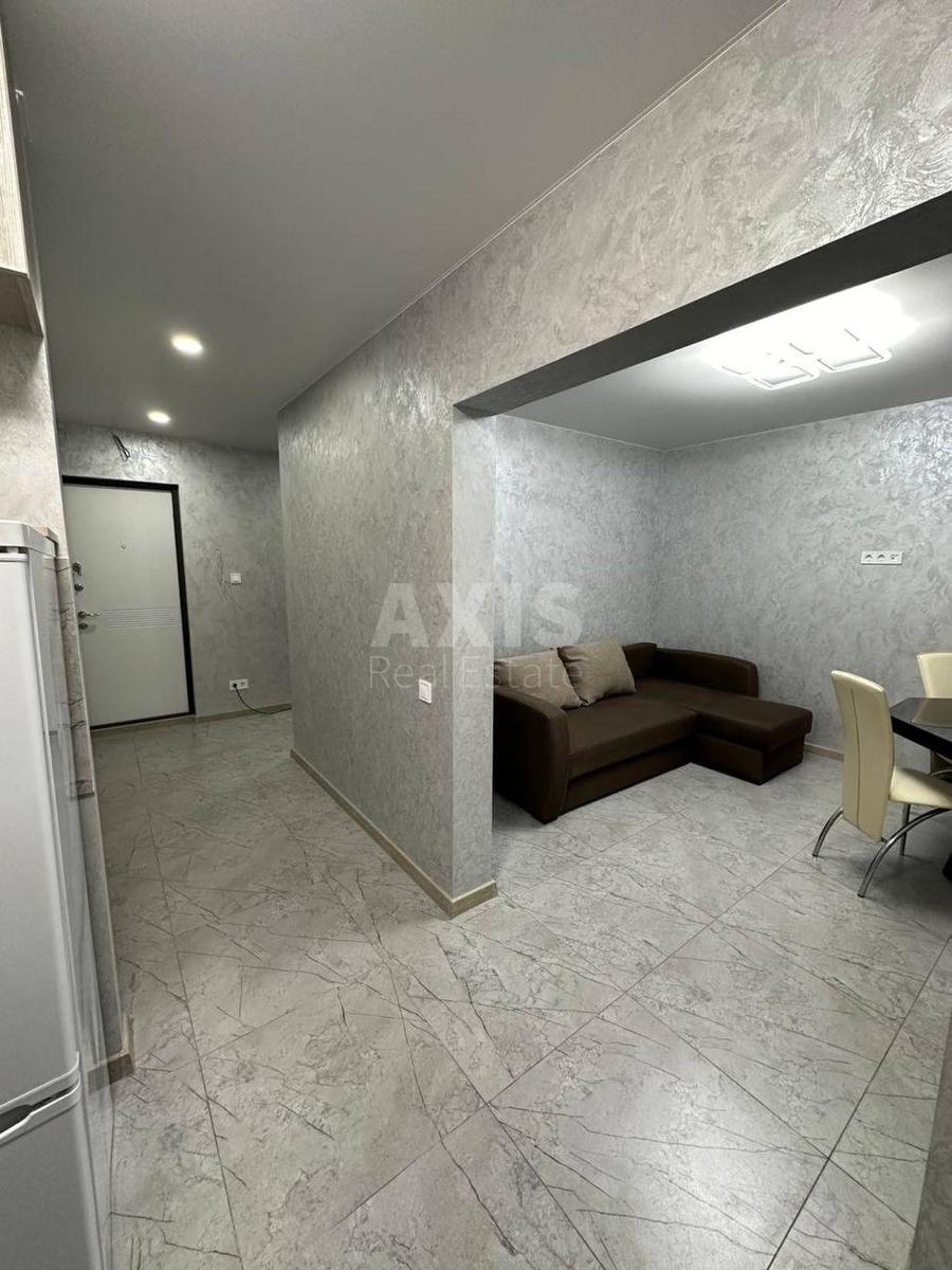 3k apartment vul. Sosninyh Sim'i' 2Б0