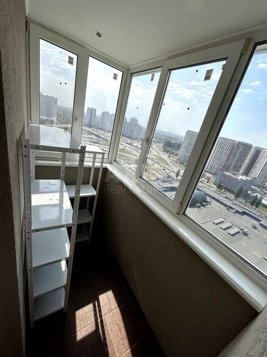 4k apartment vul. Sribnokil's'ka 226141317