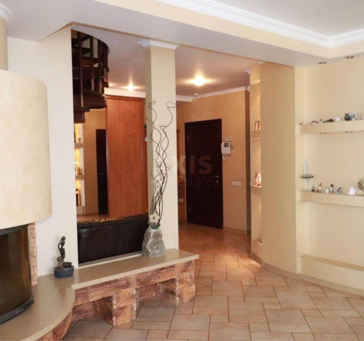 5k apartment vul. Ahmatovoi' Anny 13608440