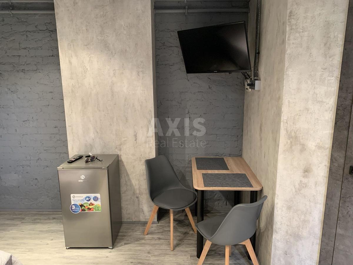 1k apartment vul. Vozdvyzhens'ka 28/303