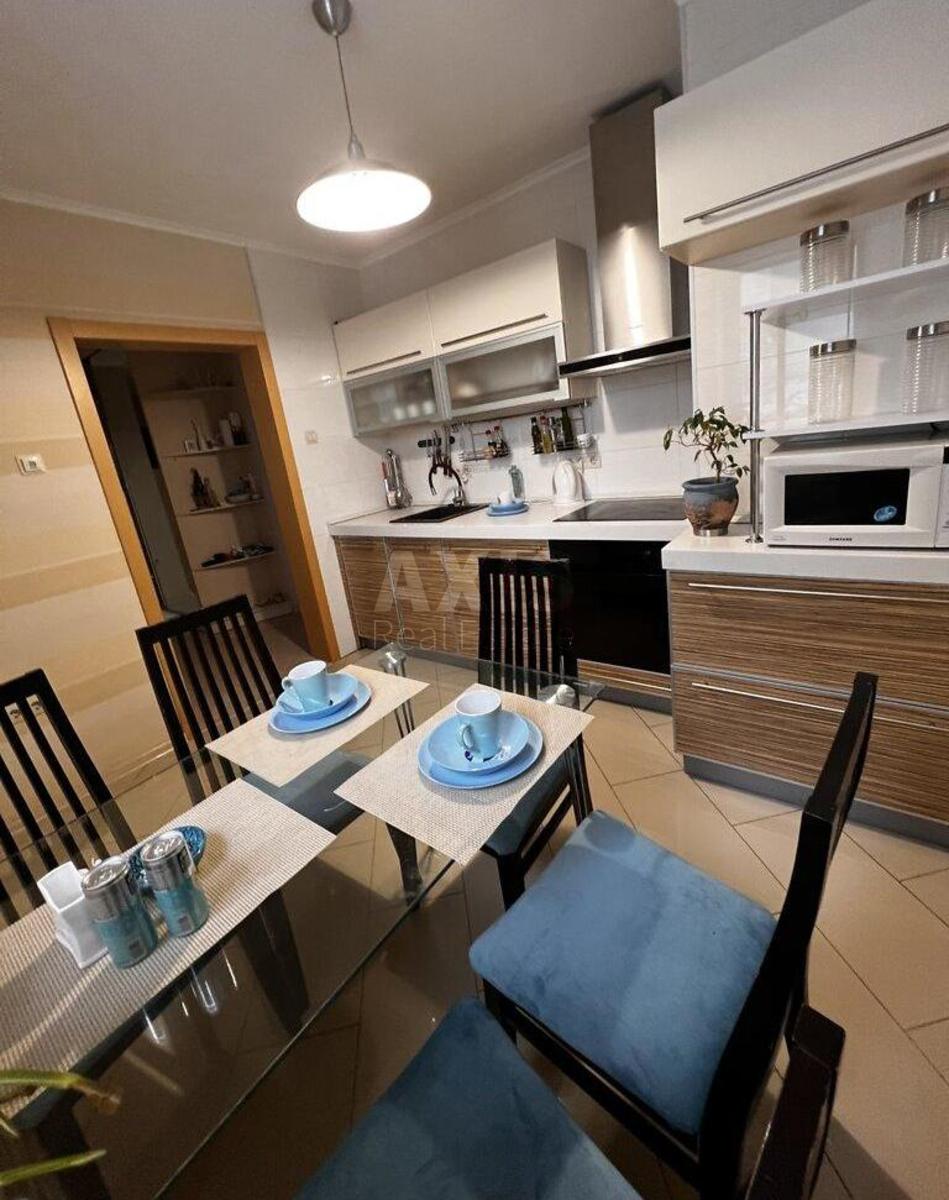 3k apartment vul. Kadets'kyj gaj 70