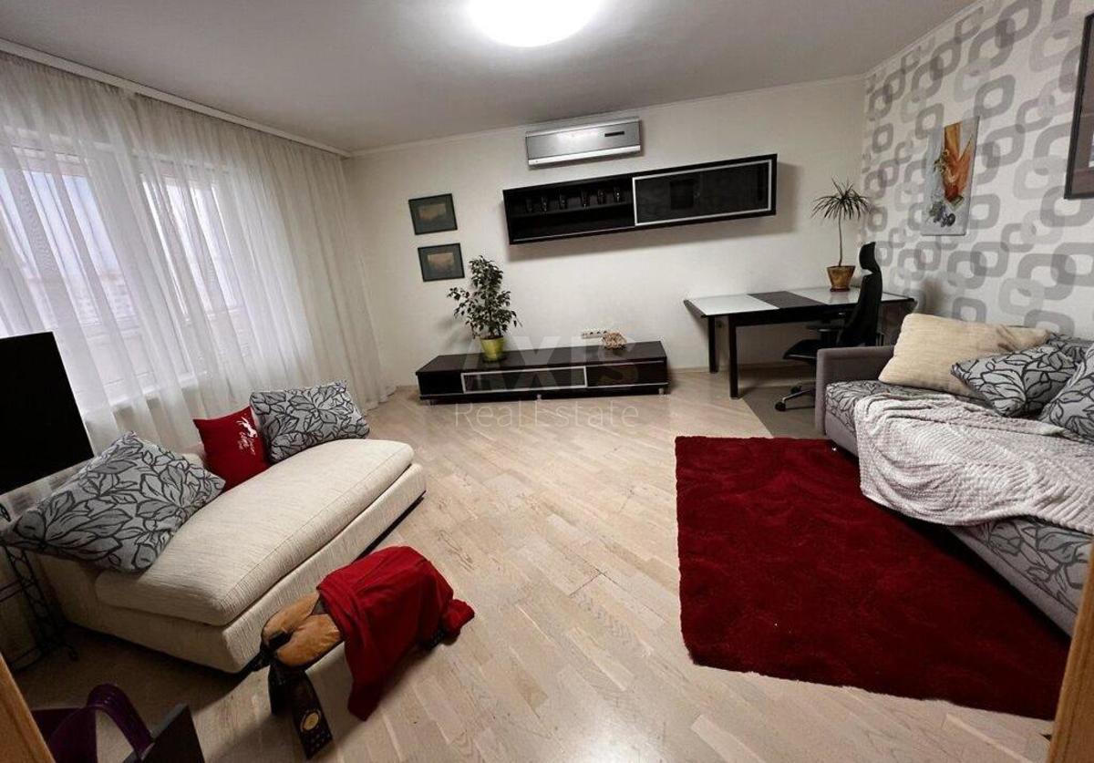 3k apartment vul. Kadets'kyj gaj 71
