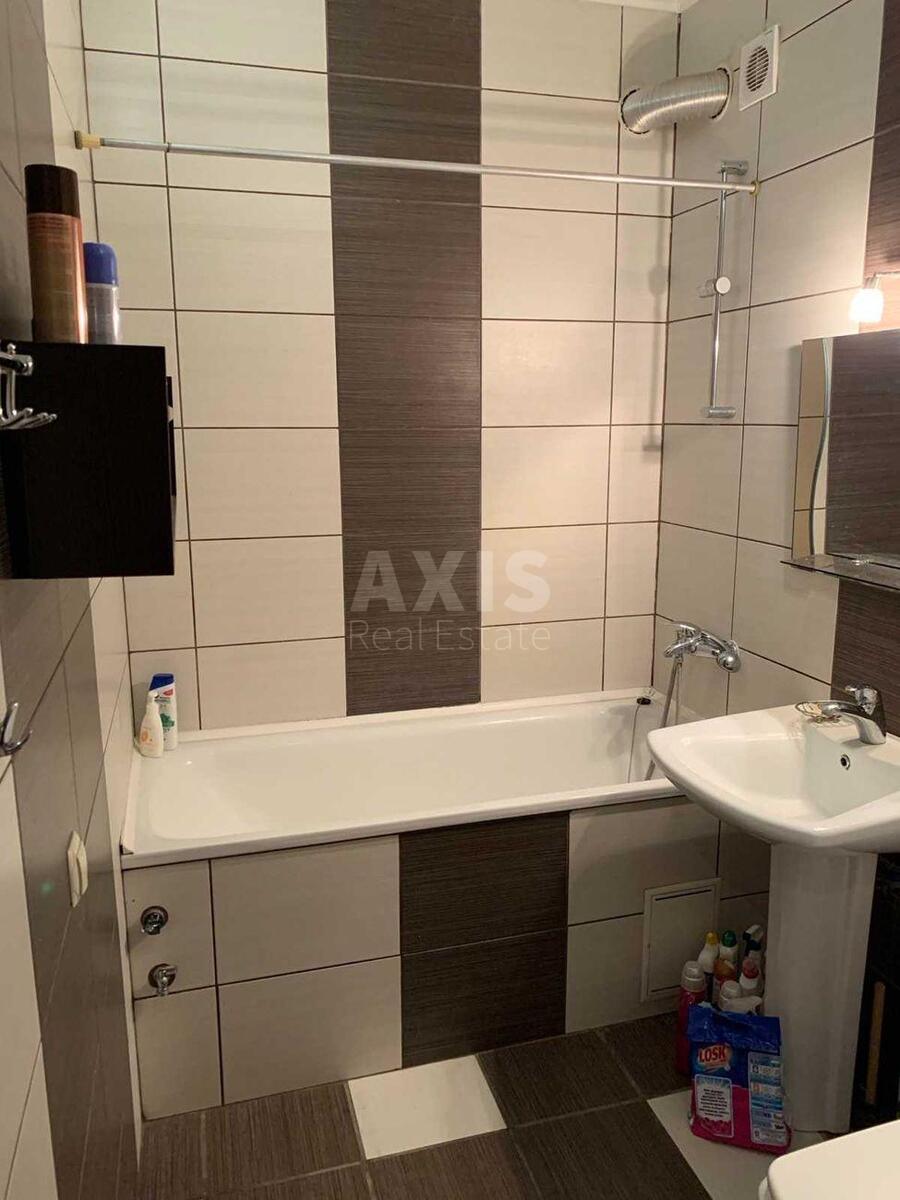 2k apartment vul. Kravchenka Mykoly 10/126126610
