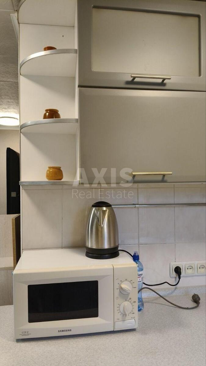 2k apartment pr-t Berestejskij 12619941