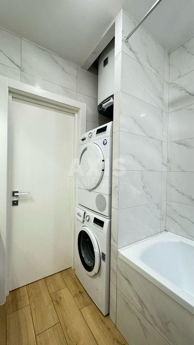 1k apartment vul. Myhajla Maksymovycha 2411