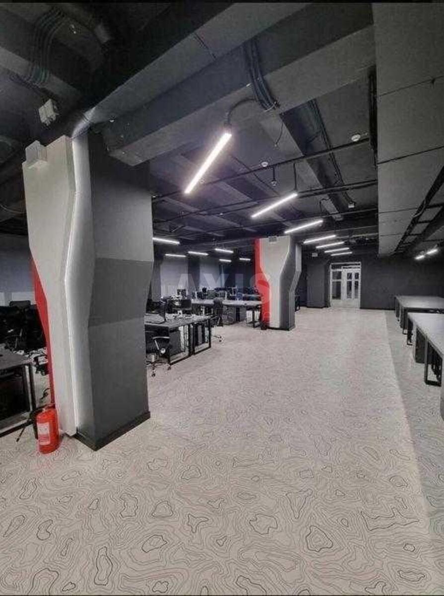 Office vul. Degtjarivs'ka 27, 750m20
