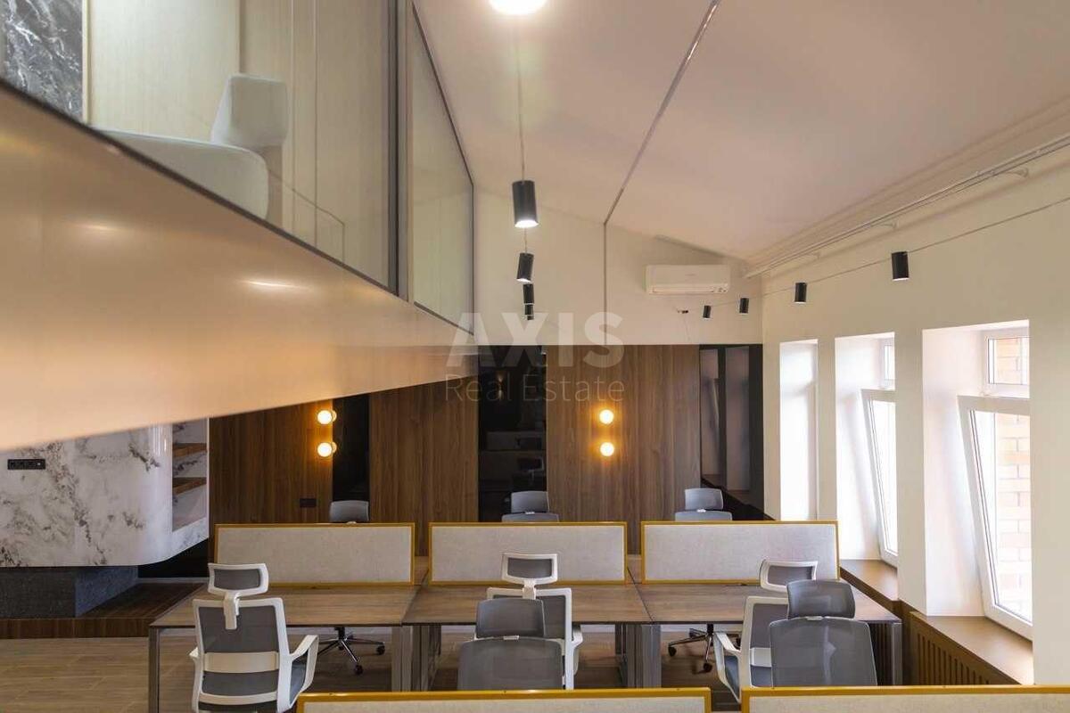 Office vul. Panasa Myrnogo 8, 170m21