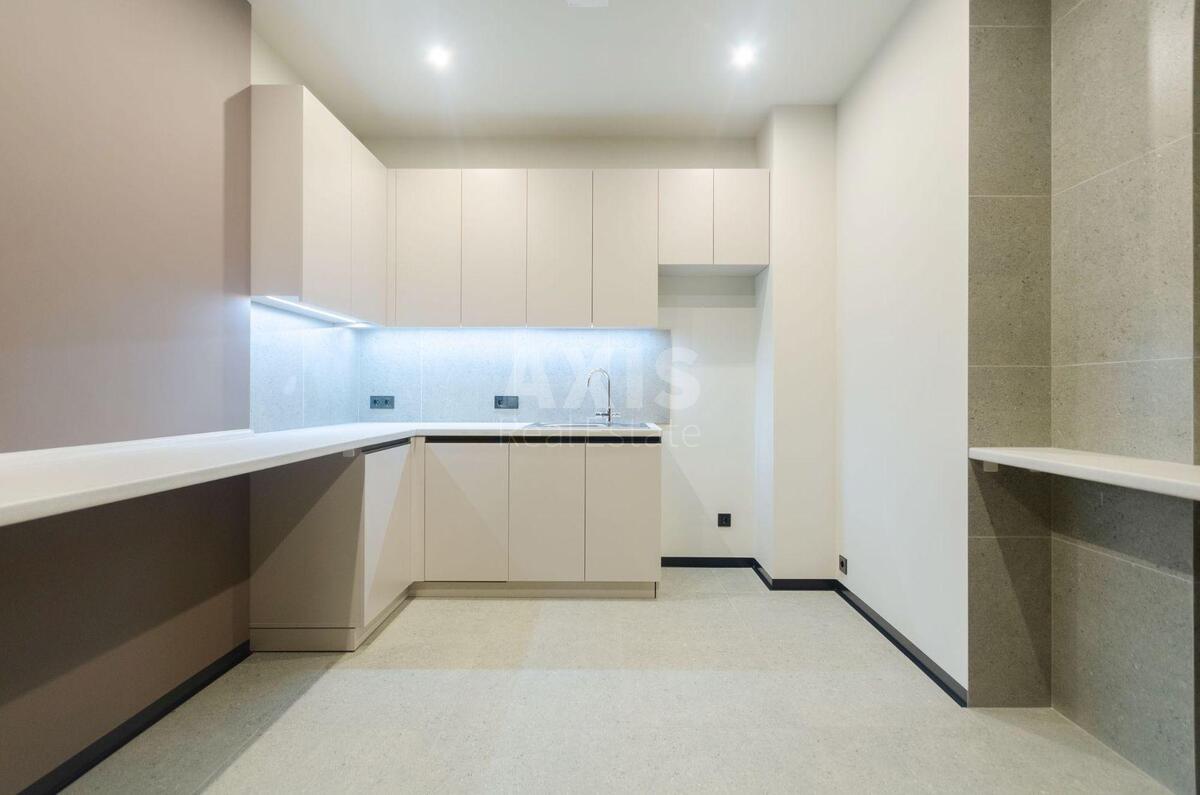 Office vul. Antonovycha 109, 172m24