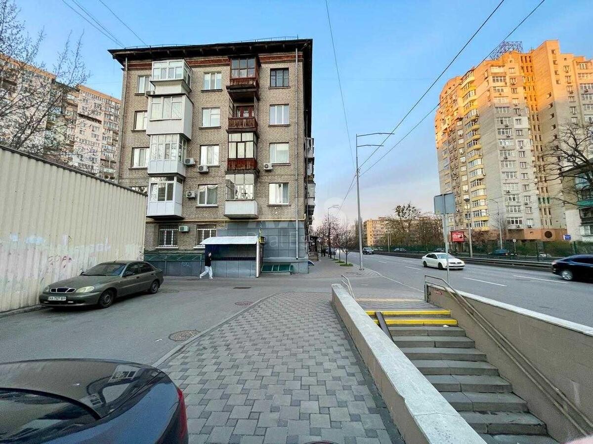 Trade object vul. Garmatna 20, 55m2