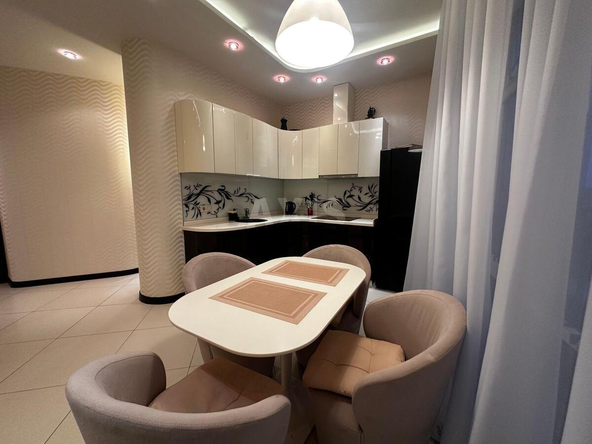 2k apartment vul. Mel'nykova 18Б2