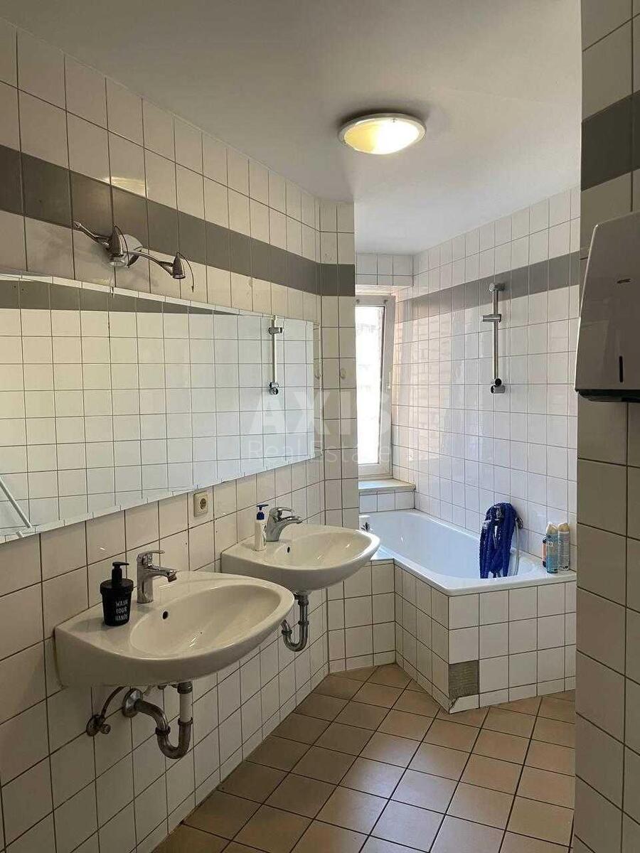 Office vul. Velyka Vasyl'kivs'ka 9/2, 148m26