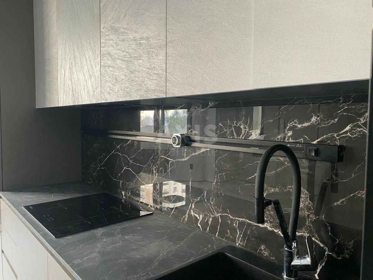 3k apartment vul. Dragomyrova Myhajla 18