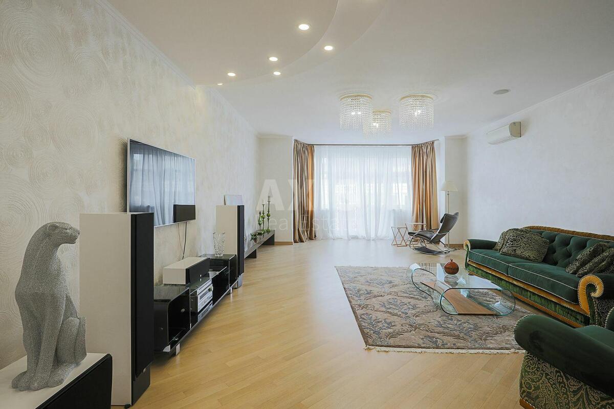 3k apartment vul. Jevgena Konoval'cja 32А1