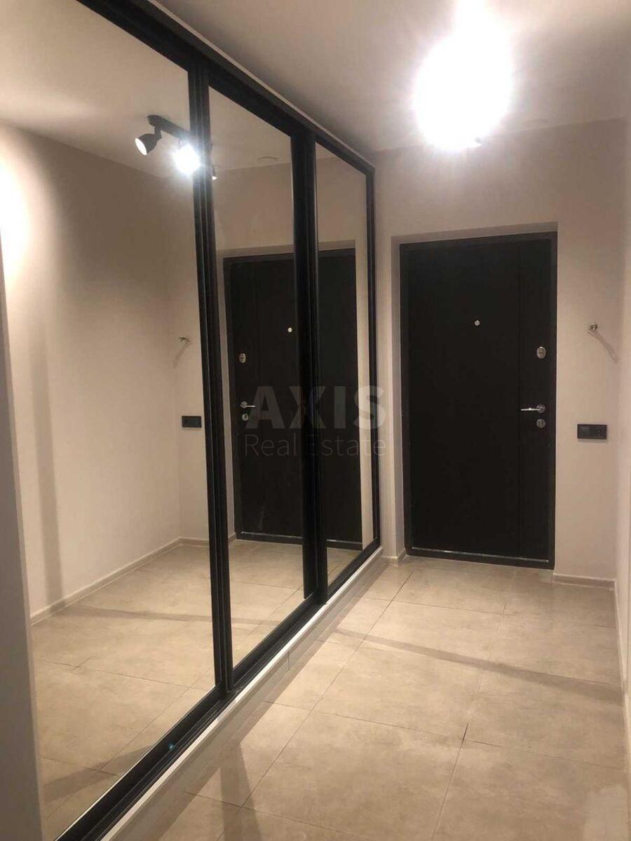 3k apartment nab. Dniprovs'ka 182
