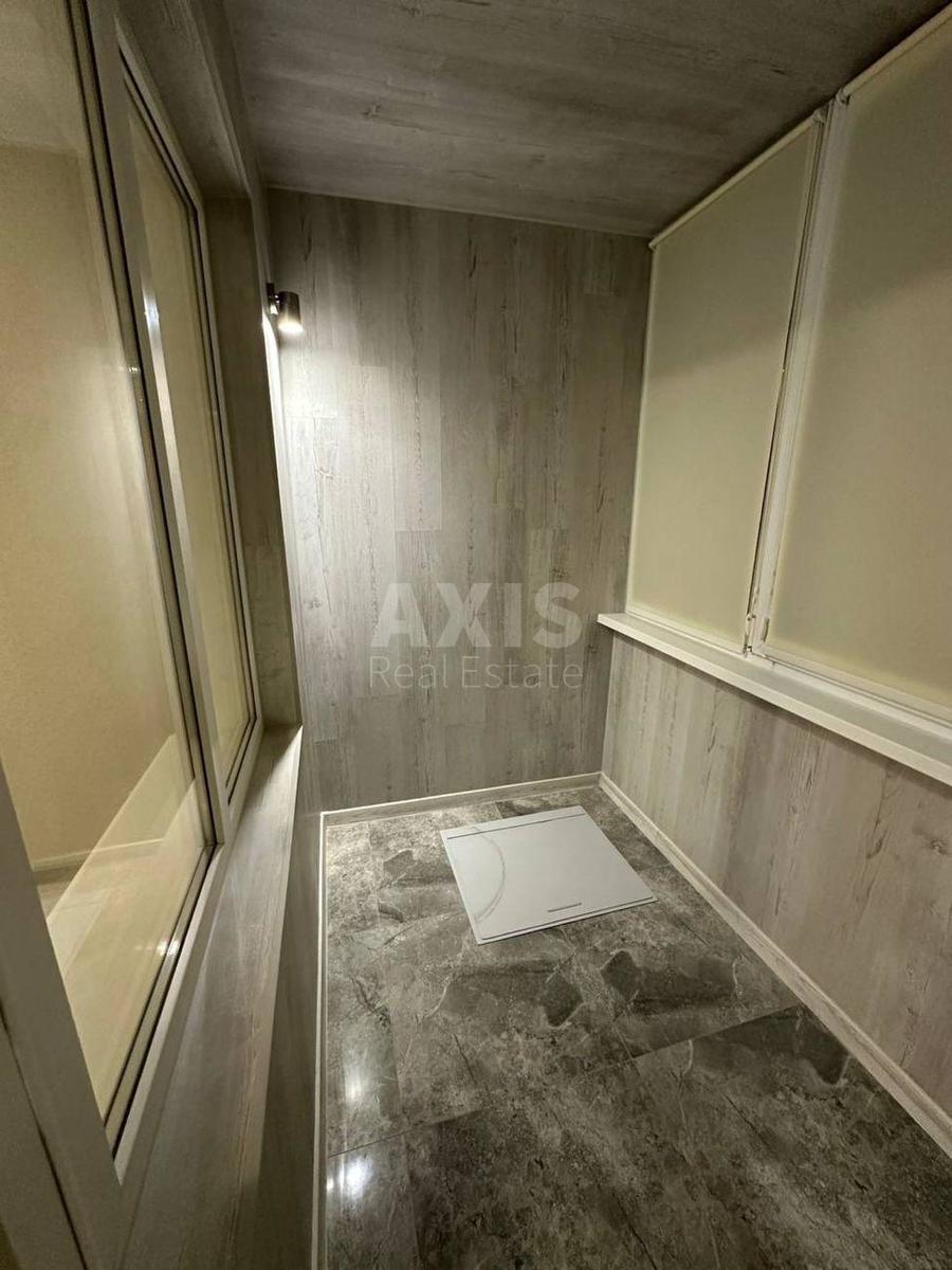 3k apartment vul. Sosninyh Sim'i' 2Б2