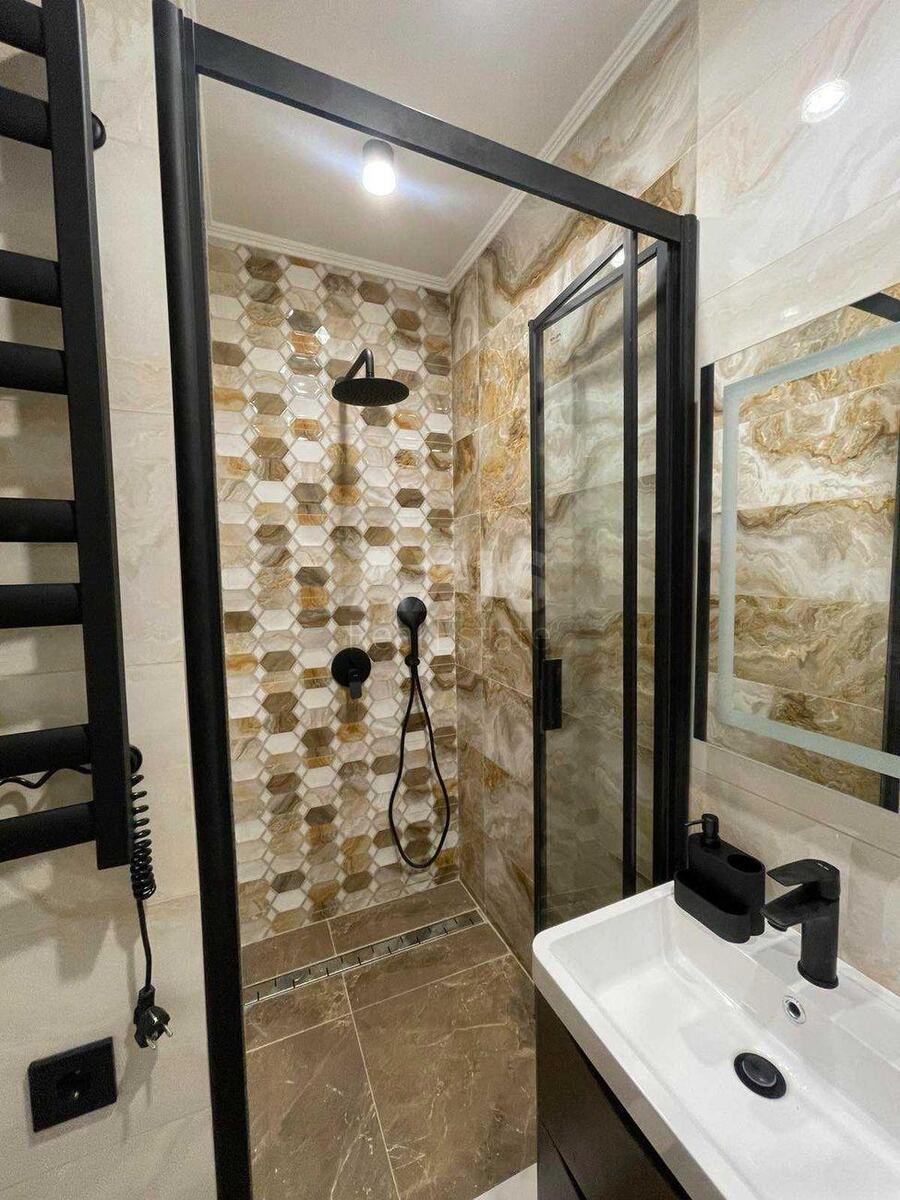1k apartment vul. Glybochyc'ka 13571385