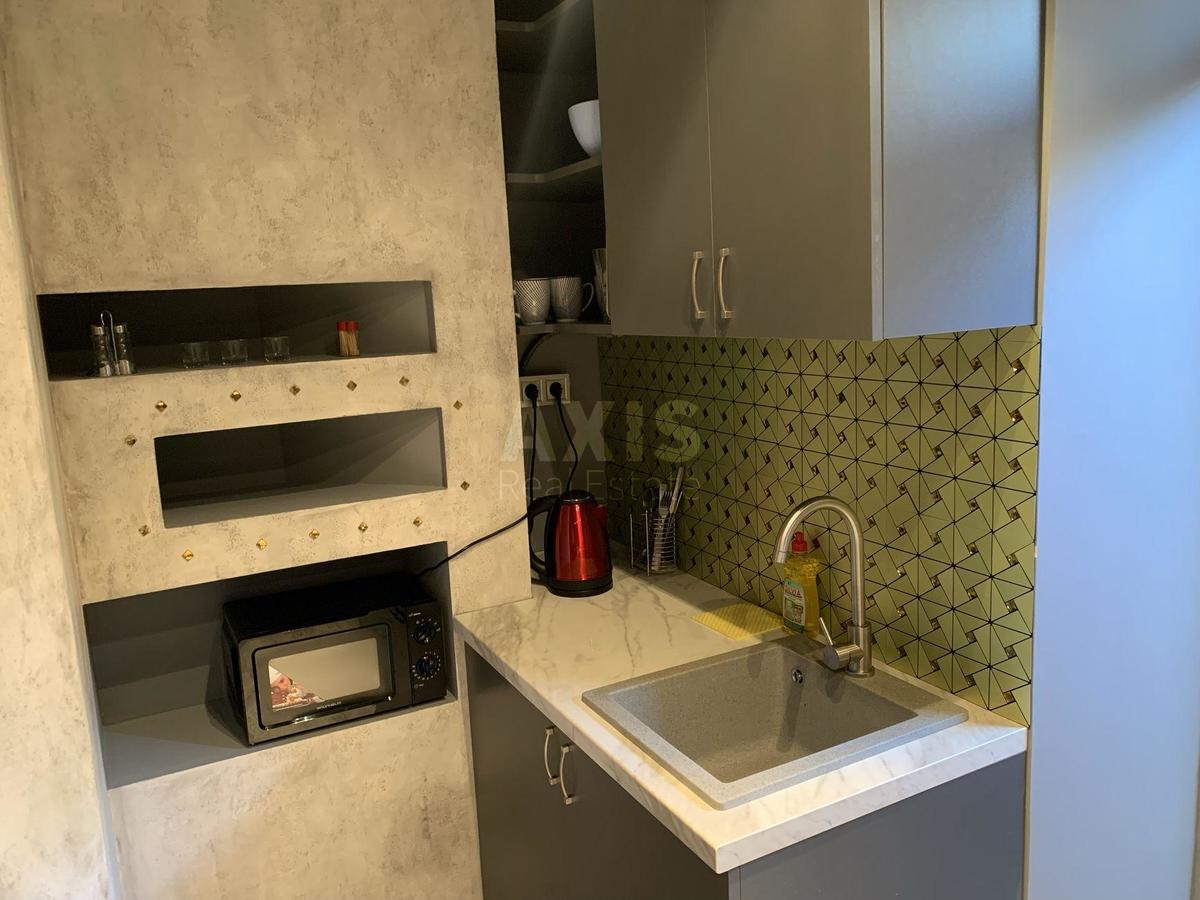 1k apartment vul. Vozdvyzhens'ka 28/305