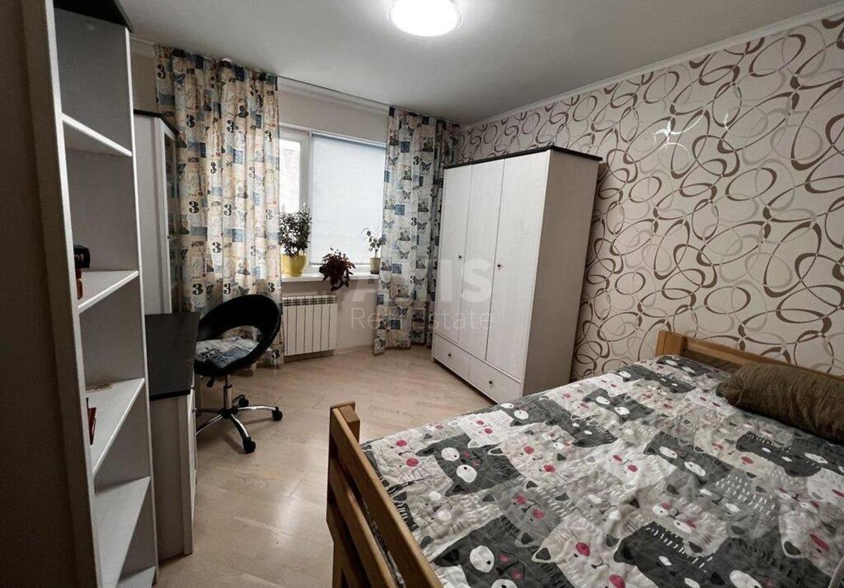 3k apartment vul. Kadets'kyj gaj 72