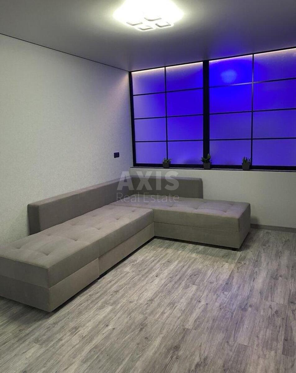 1k apartment vul. Petropavlivs'ka 401