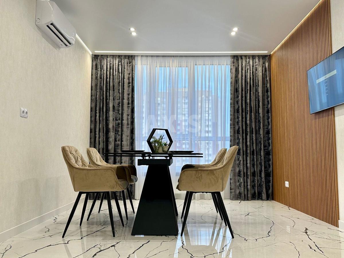 1k apartment vul. Rodyny Kristeriv 200