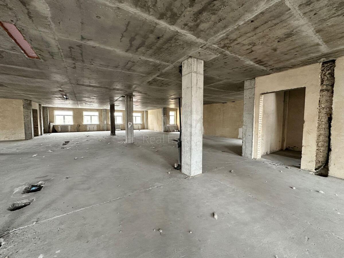Service object vul. Kadets'kyj gaj 3, 1390m2576907