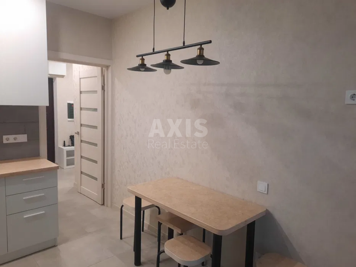 1k apartment vul. Kahovs'ka 600