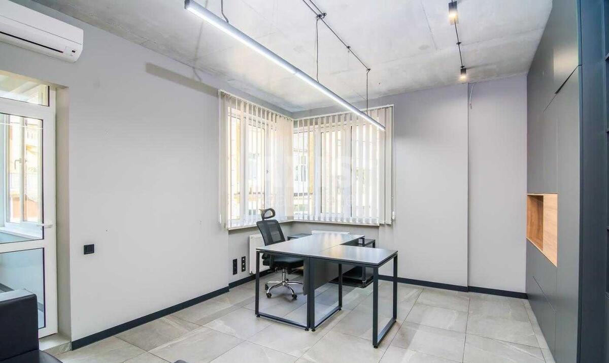 Офис ул. Антоновича 33В, 266м2