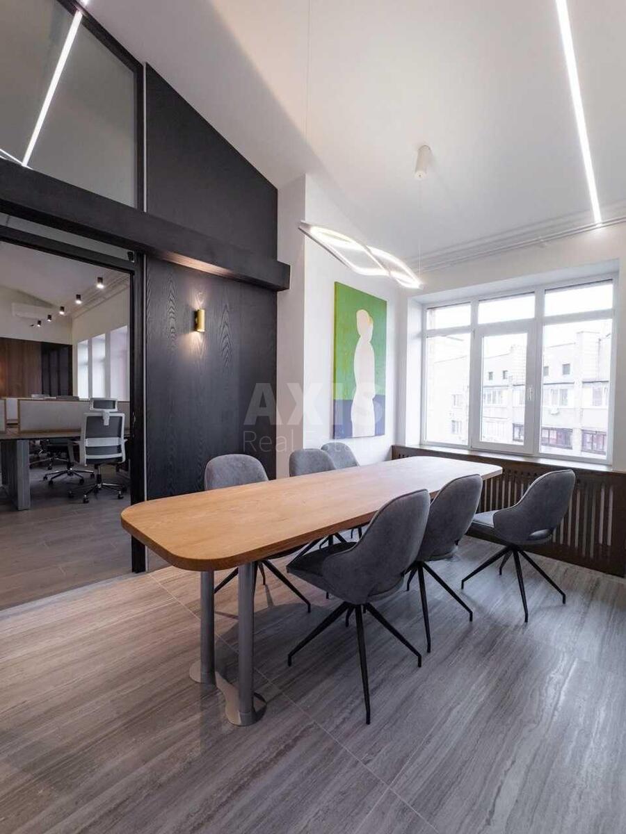Офис ул. Панаса Мирного 8, 170м22