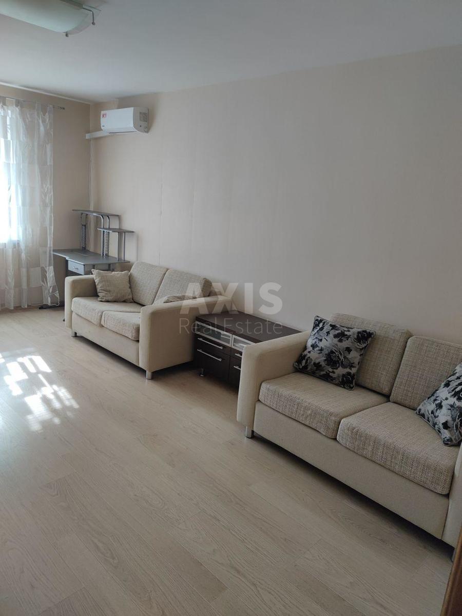 2k apartment vul. Revuc'kogo 53