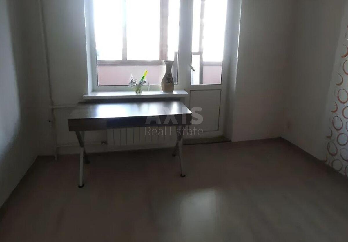 2k apartment vul. Sribnokil's'ka 85