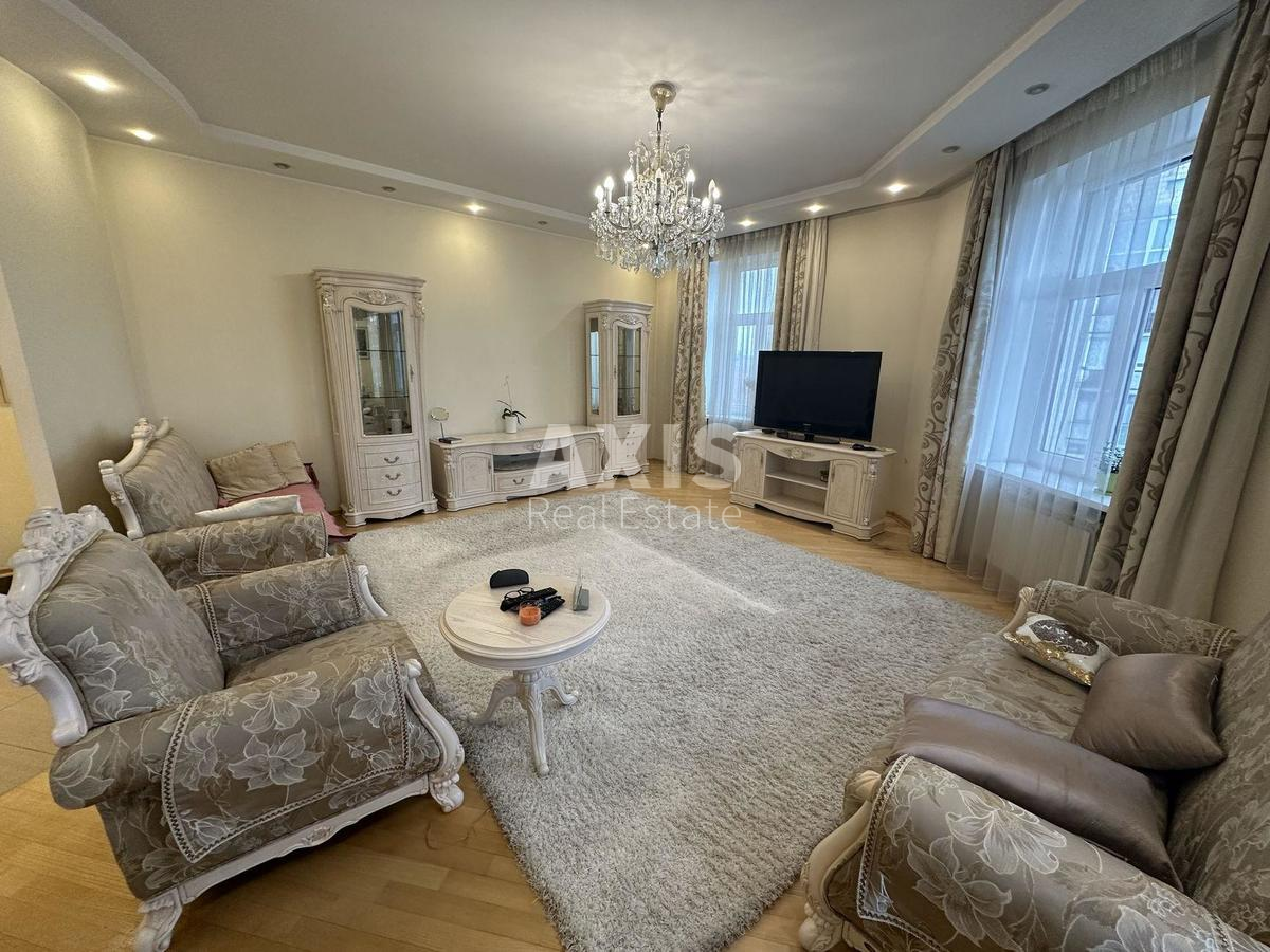 4k apartment vul. Shovkovychna 32/340