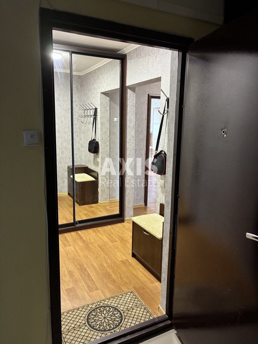 1k apartment vul. Rusovoi' Sofii' 1Б11