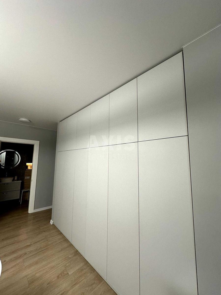 3k apartment vul. Novopol'ova 220