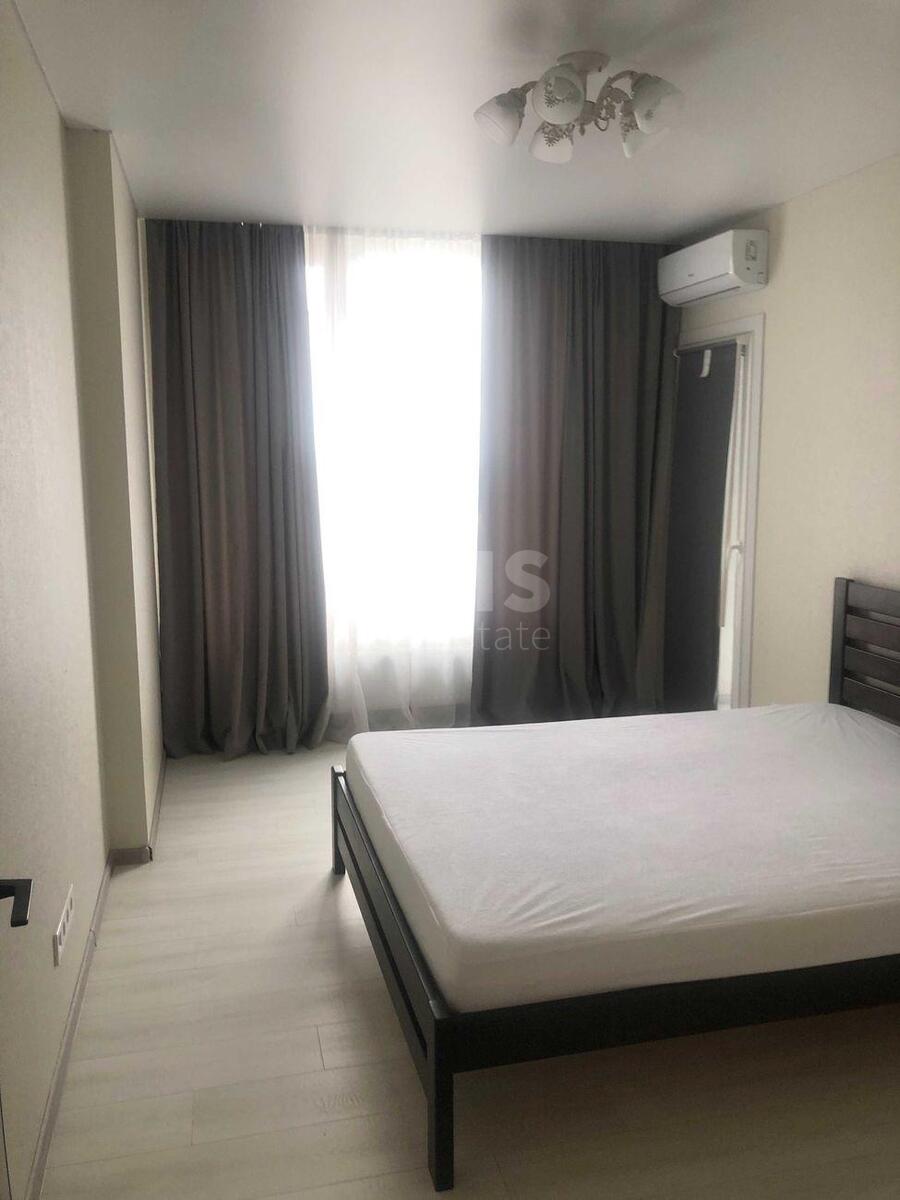 3k apartment nab. Dniprovs'ka 183